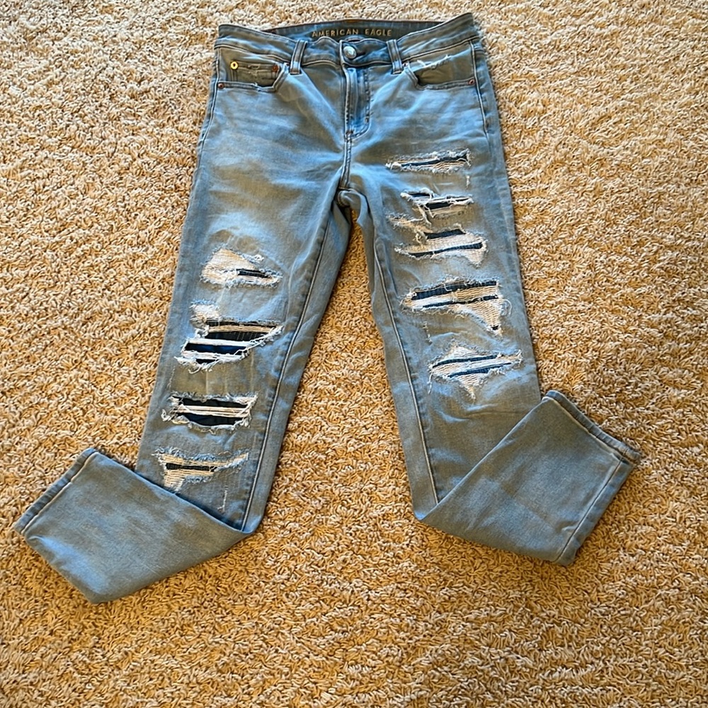 American Eagle distressed high-rise jegging